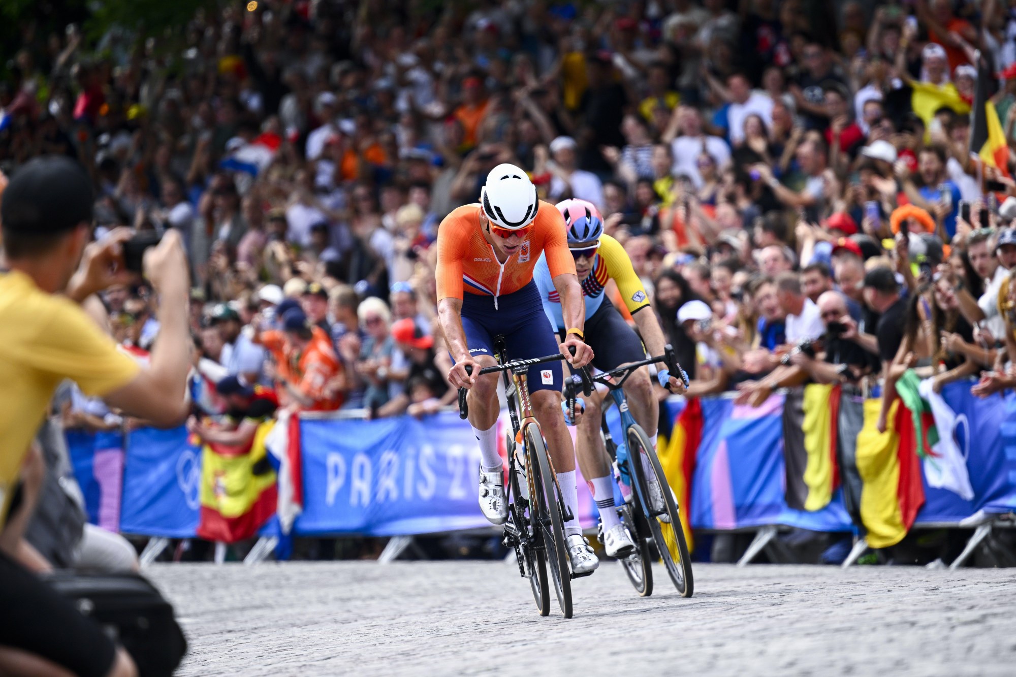 相比之下 相比之下