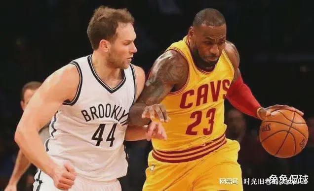 双重职责的 双重职责的