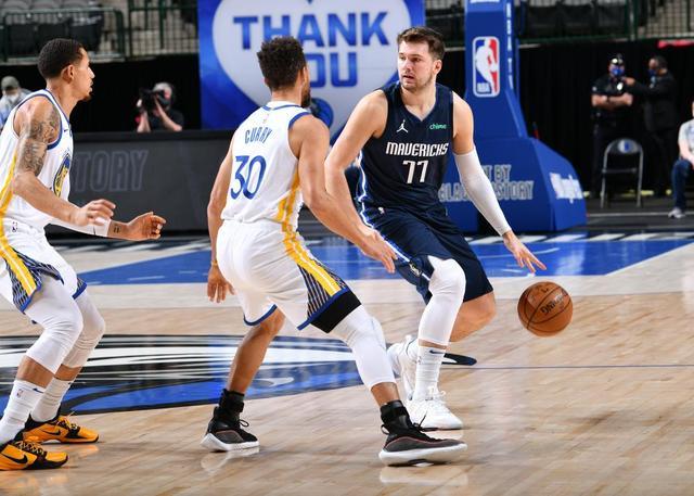 令现场观众 令现场观众