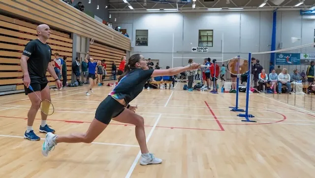 必能跟上球 必能跟上球